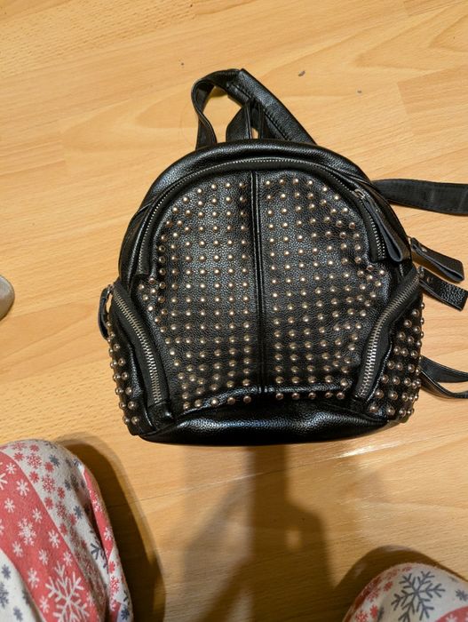 Чорна сумка під шкіру