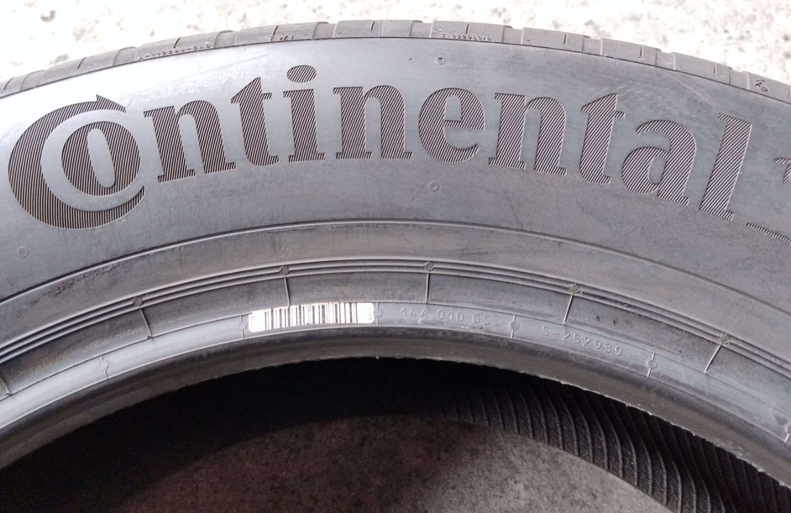 Шини літні нові R17 215/60 Continental Eco Contact 6