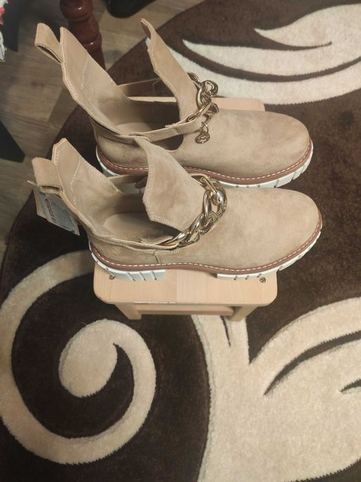 Продам Жіночі Сапоги Нові