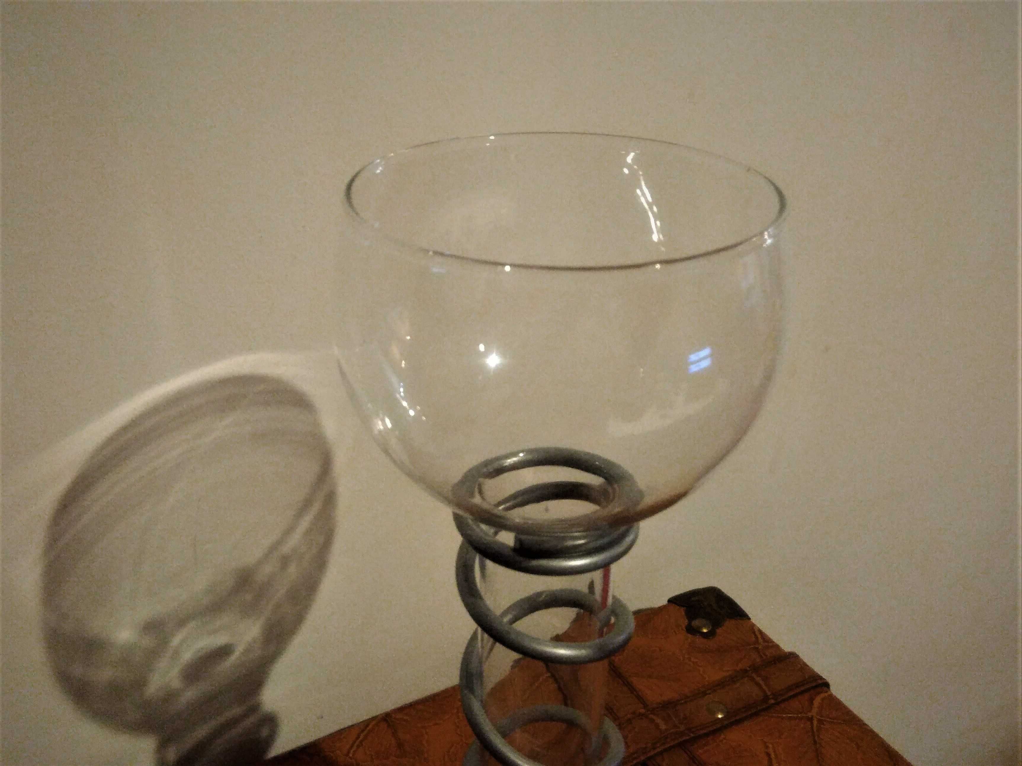 Jarra em vidro/ castiçal para vela flutuante, com espiral decorativa