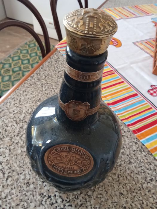 Garrafa de whisky antiga