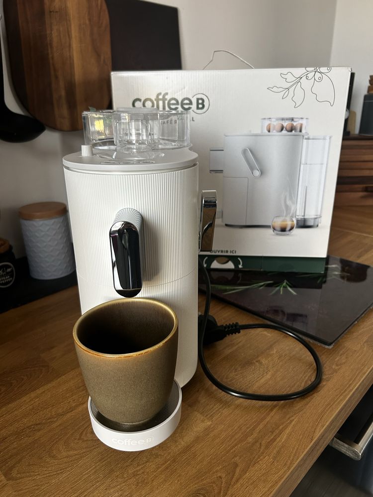 Coffee by Cafe Royal white