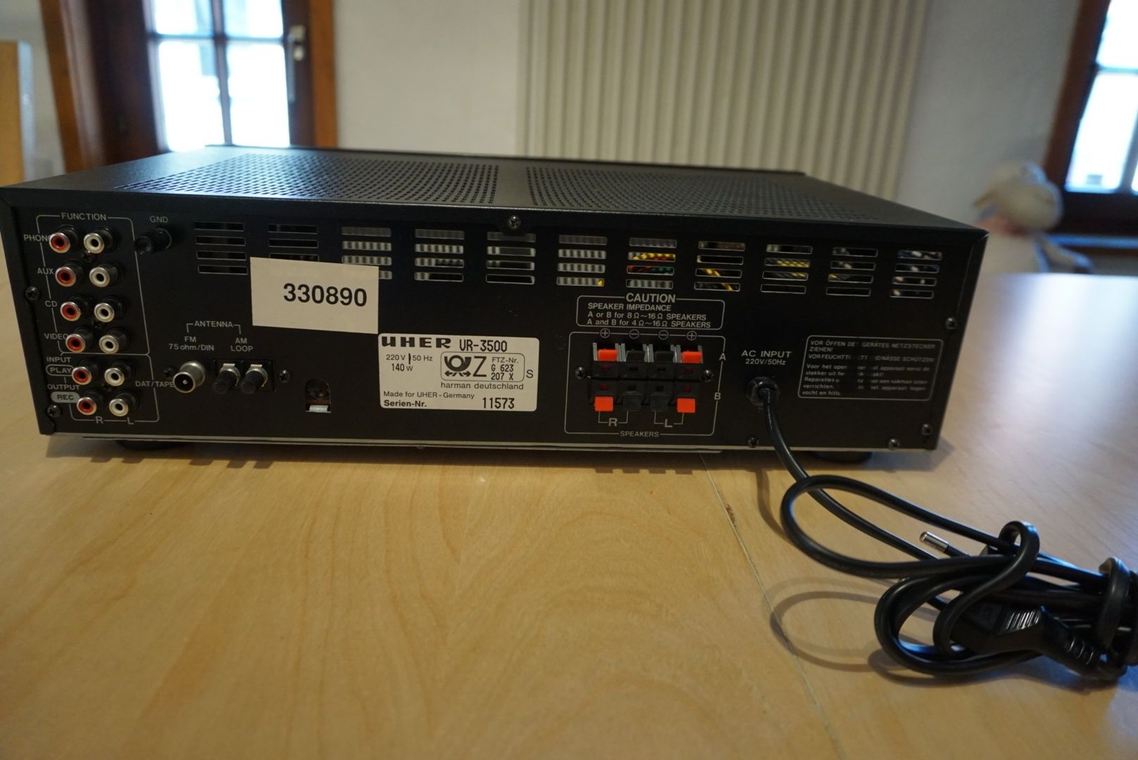 Amplituner stereo Uher