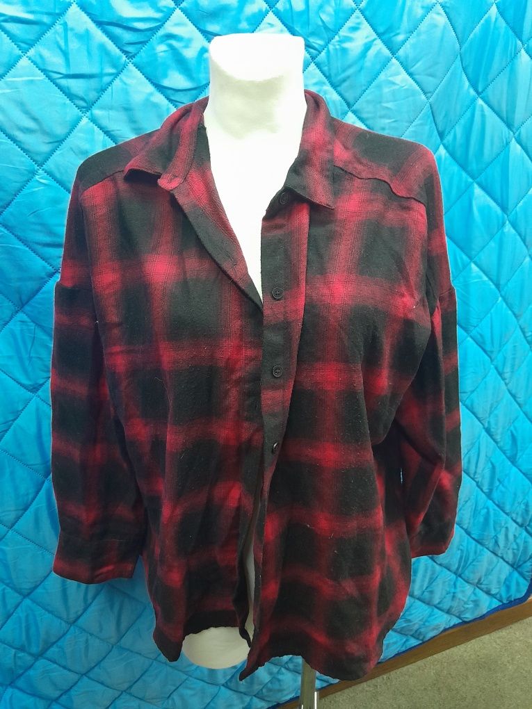 Czarna koszula w kratę oversize  40 l