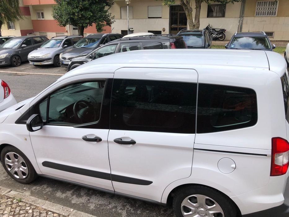 Ford Tourneo Courier 1.0 EcoBoost Ambiente