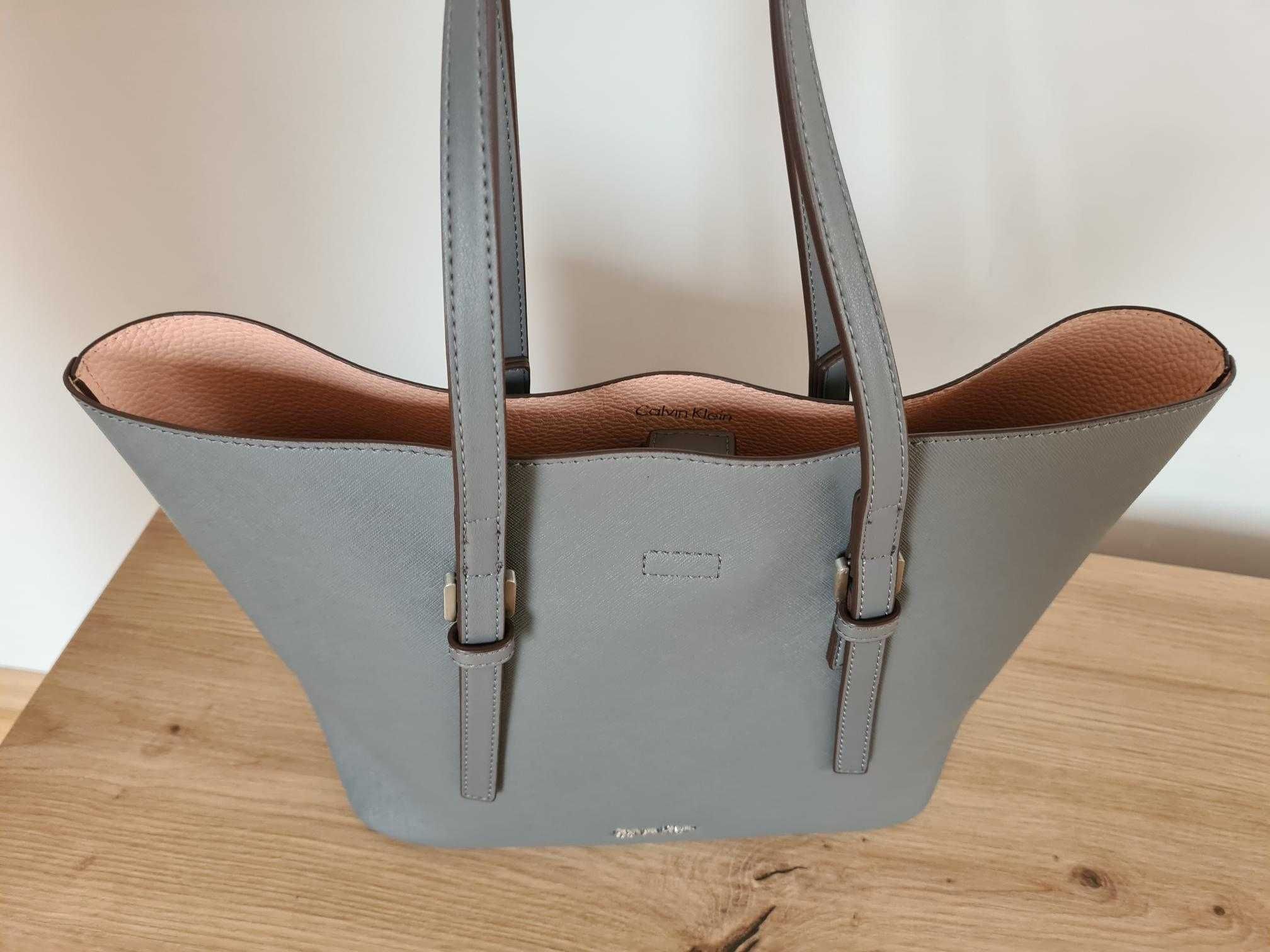 Torebka CALVIN KLEIN Ck Medium Tote Solid Szara