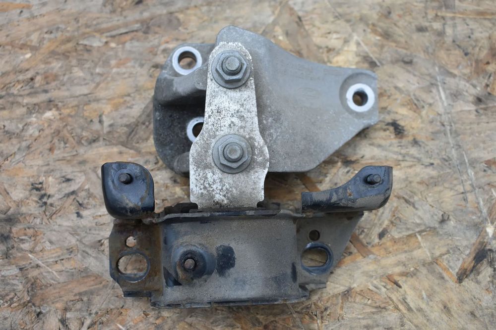 PODUSZKA ŁAPA SKRZYNI BIEGÓW FORD FIESTA MK7 1.4 16V