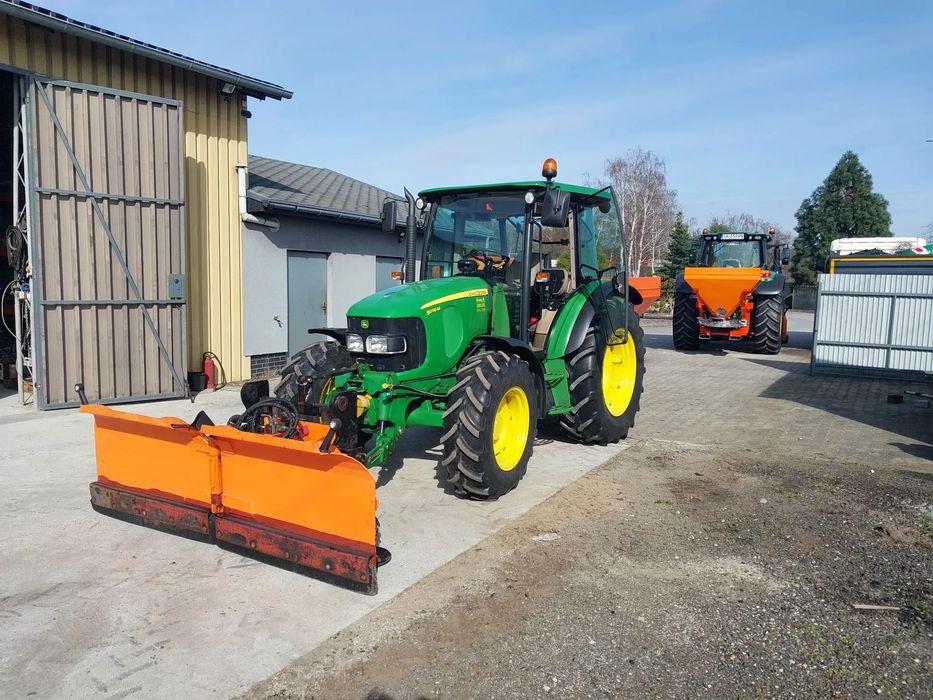John Deere 5070M  stan bardzo dobry ,krajowy ,zimowe utrzymanie dróg