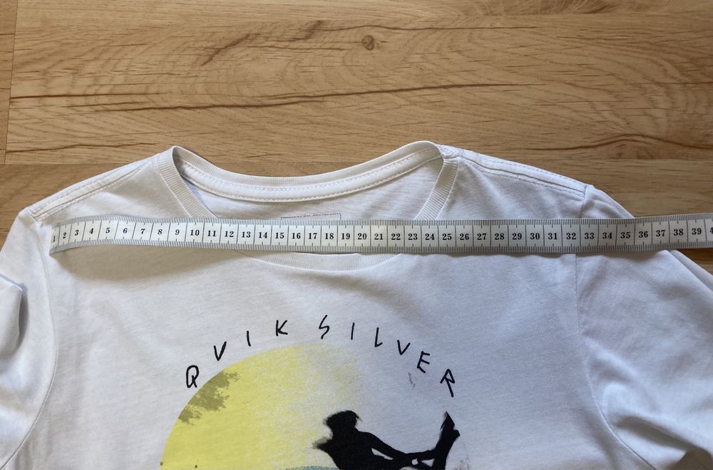 T-shirt chłopięcy biały marki Quiksilver