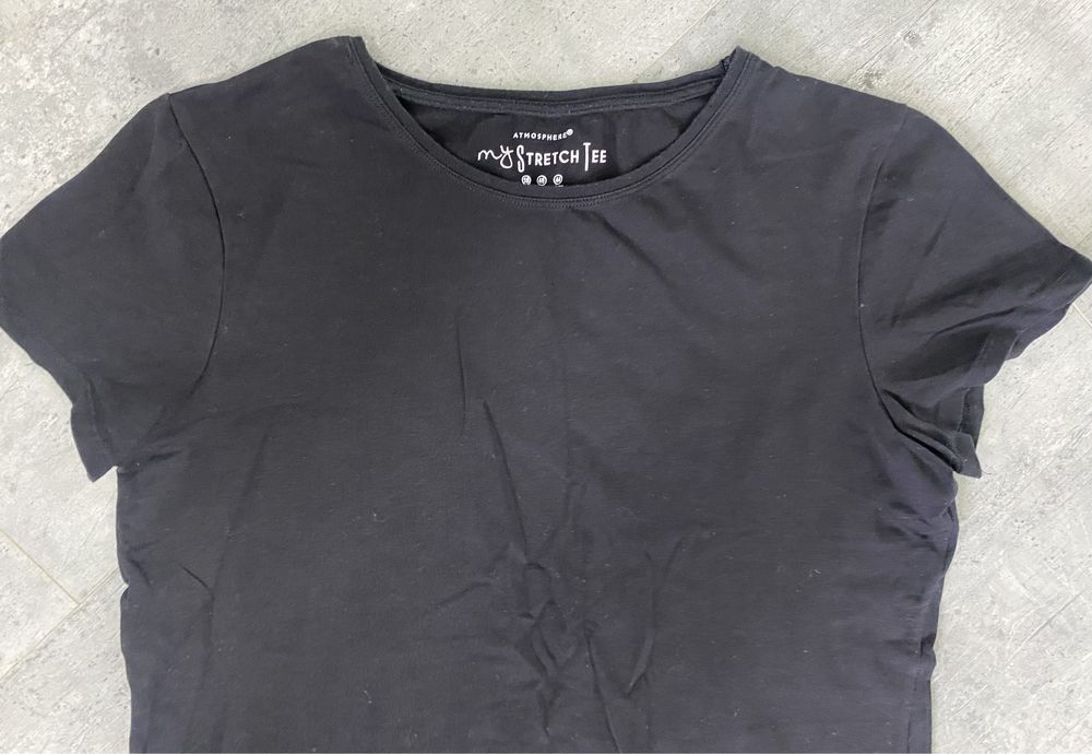 Czarny t-shirt bluzka  Atmosphere 18
