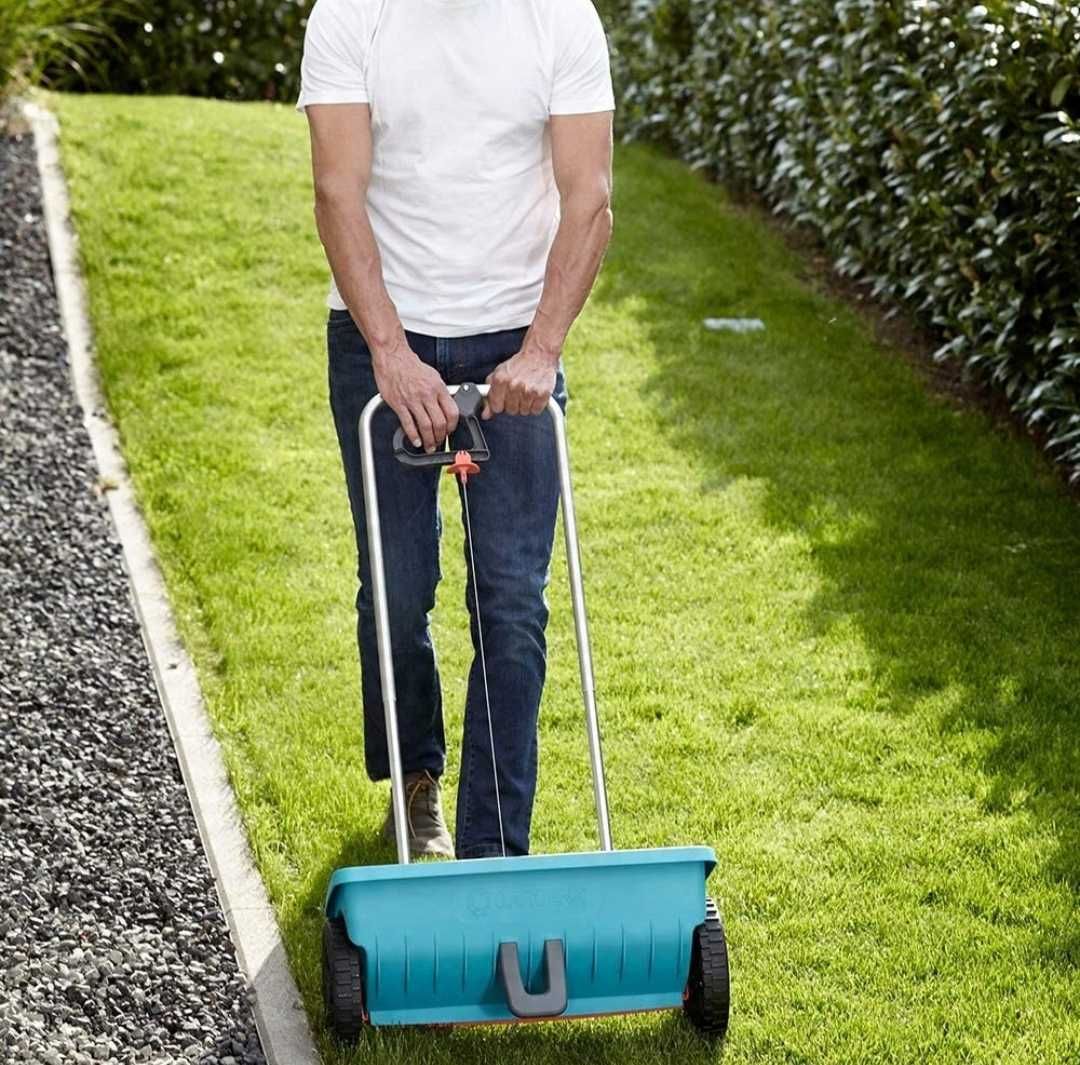 Siewnik Gardena L do nawozu, trawy, 12.5l