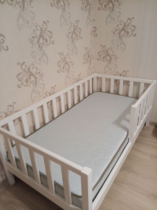Продам дитяче ліжко з бортиком 170*80