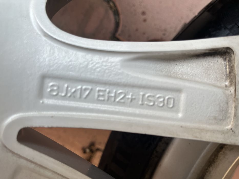Диски BMW R17 з резиною f10 f30 5*120