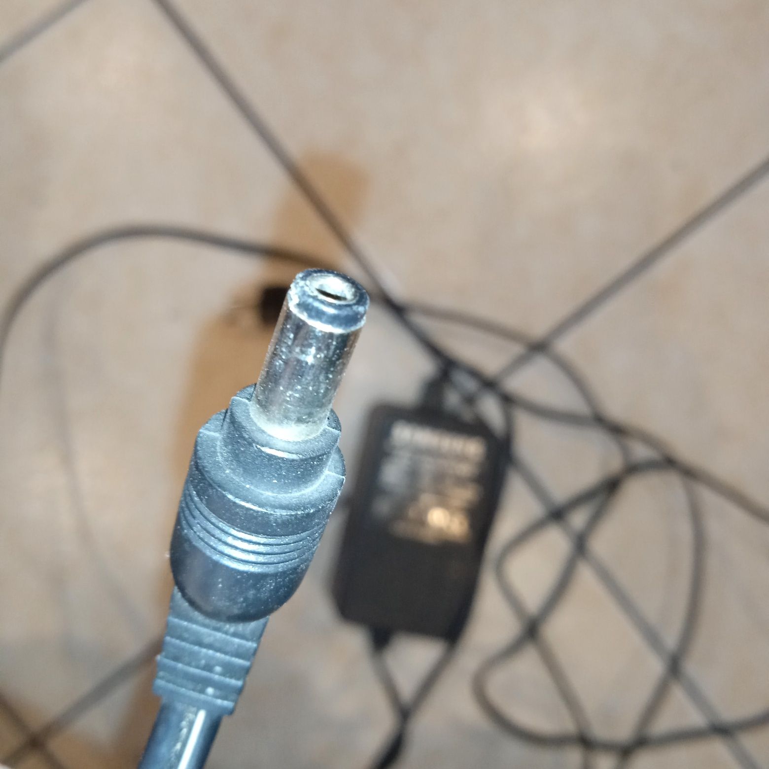 Zasilacz Samsung KNE 1418. 14V , 1800mA. Oryginał.