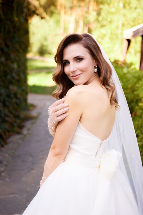 Дизайнерська весільна сукня