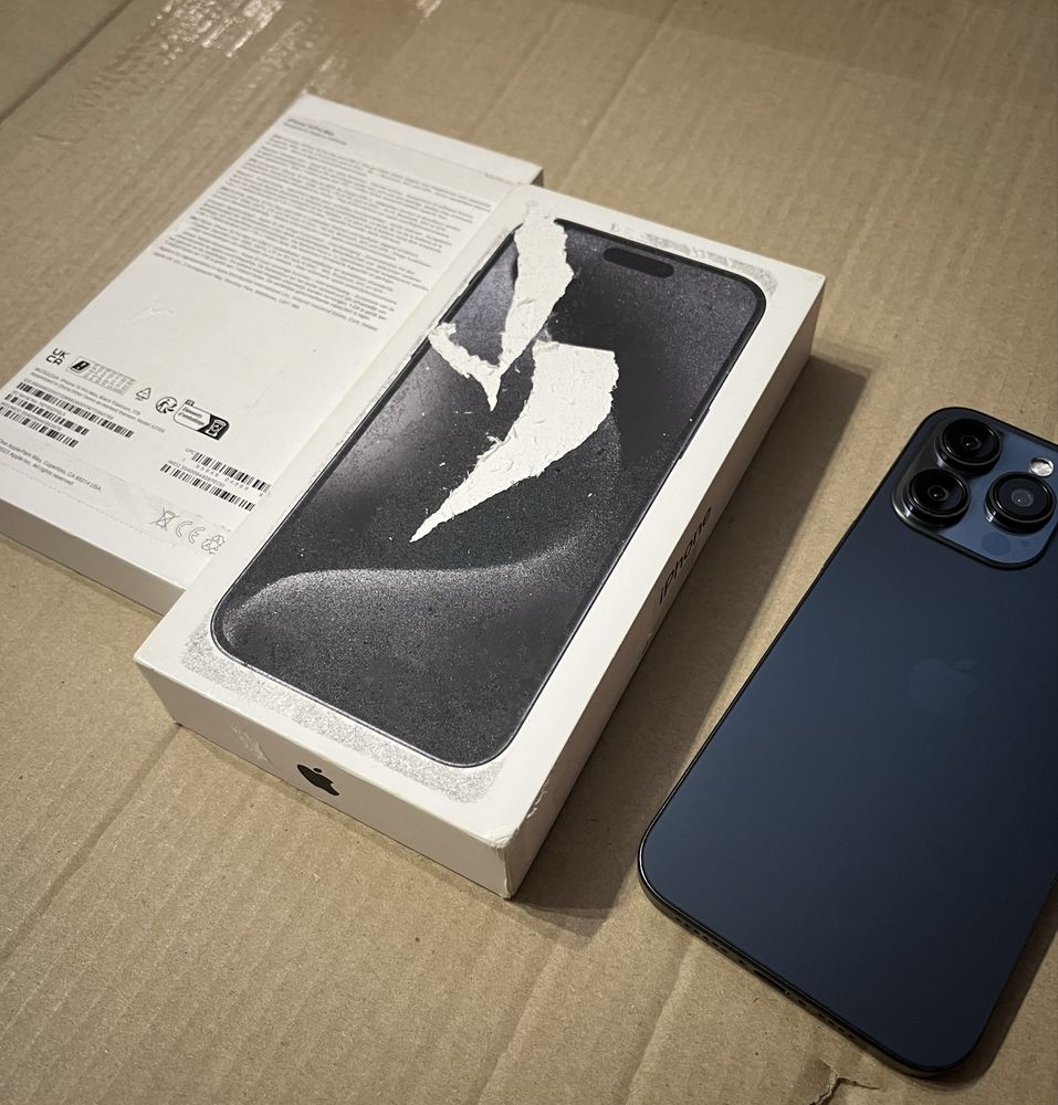 Atrapa iPhone 15 Pro Max 6.7” 1TB