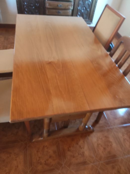Mesa de sala de jantar