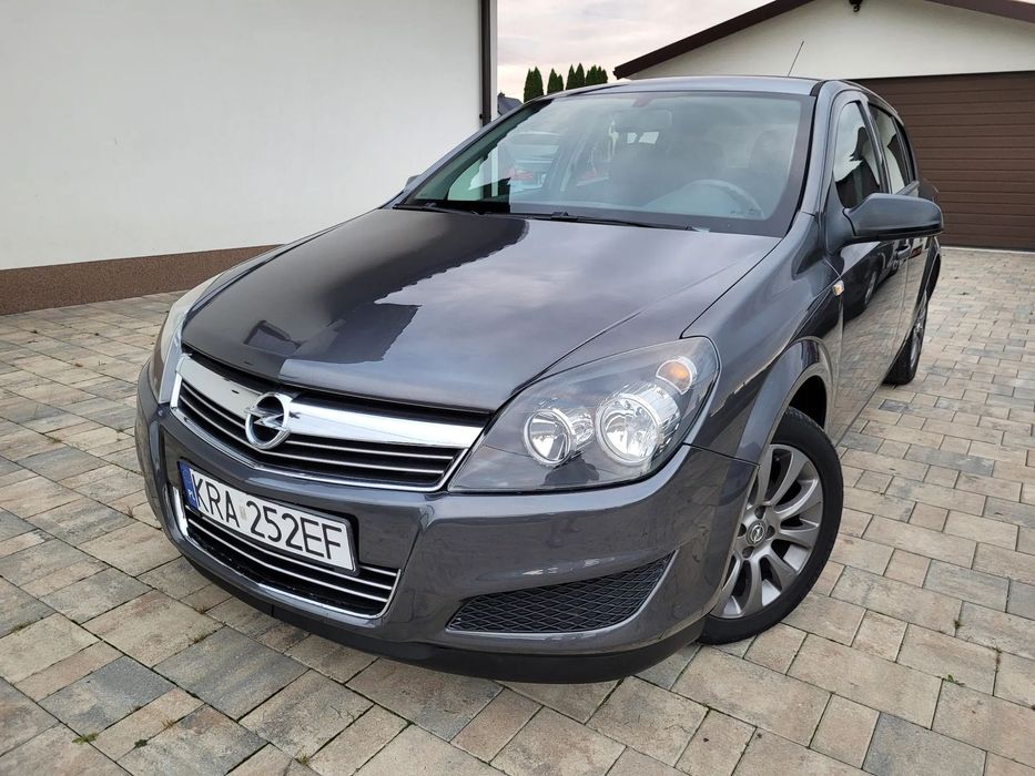 Opel Astra Sprowadzony_Zarejestrowany_Bezwypadkowy_Stan Bardzo Dobry!