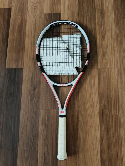 Rakieta Babolat Pure Strike 16/19 z autografem Agnieszki Radwańskiej