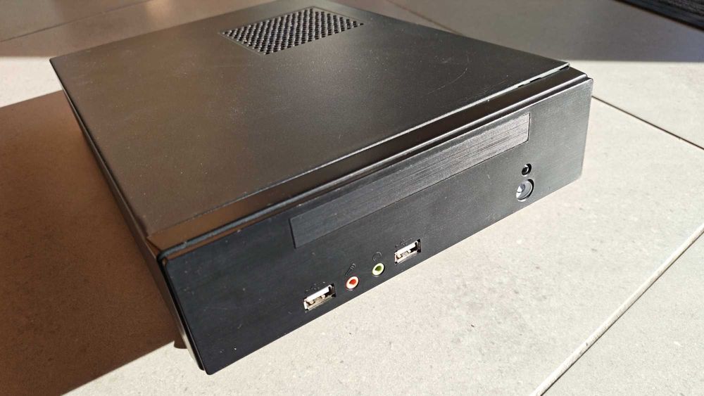 Niesprawny komputer m-itx. h110, i3 6100, 8GB ram.
