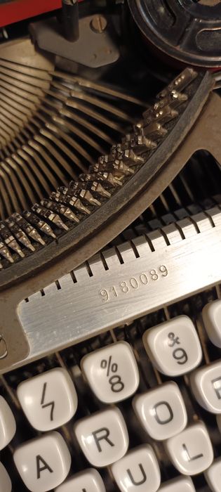 Máquina de escrever Hermes Baby