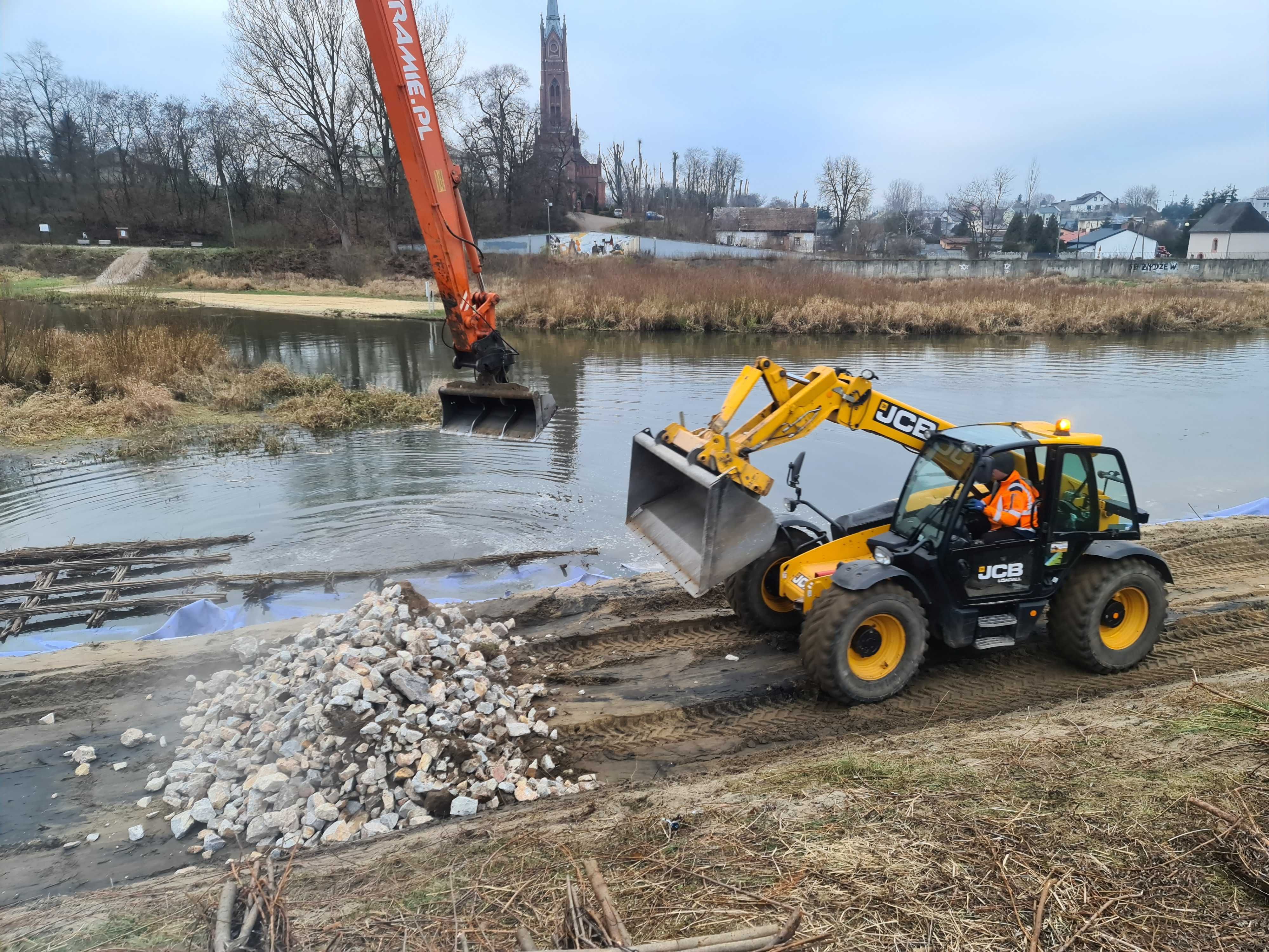 Usługi ładowarką teleskopowa JCB 542-70 rozladunek prace ziemne firmy