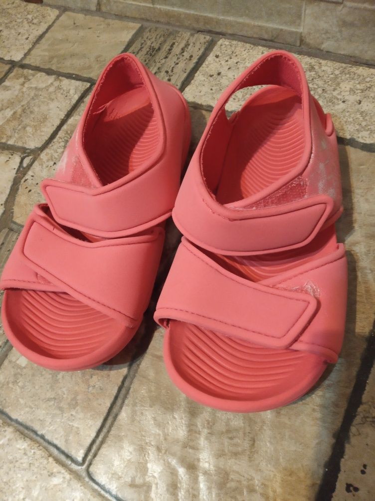 Sandały adidas malinowe długość stopy 17,5 cm