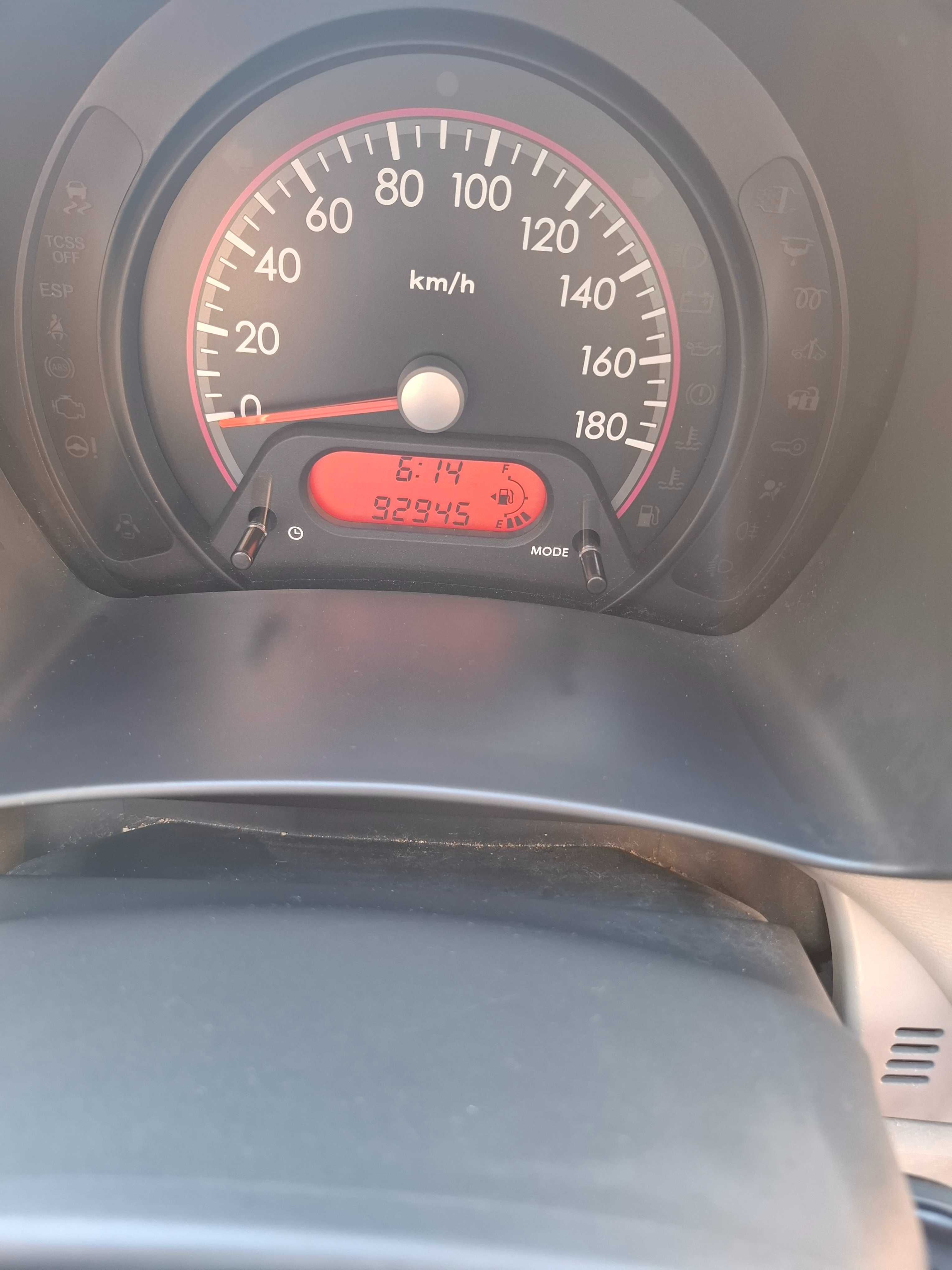 Vendo Nissan Pixo janeiro 2011 com 93000 km