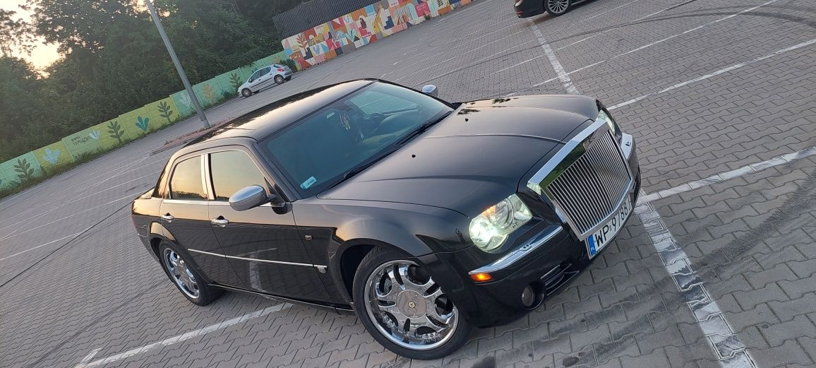 Piękny Chrysler 300C 3.0CRD 2005