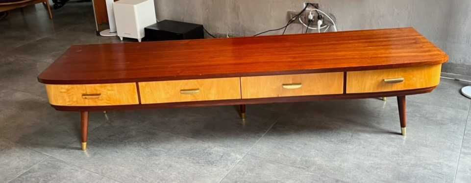 Komplet mebli “New Yorker” projektu Guy Rogers – mid-century modern