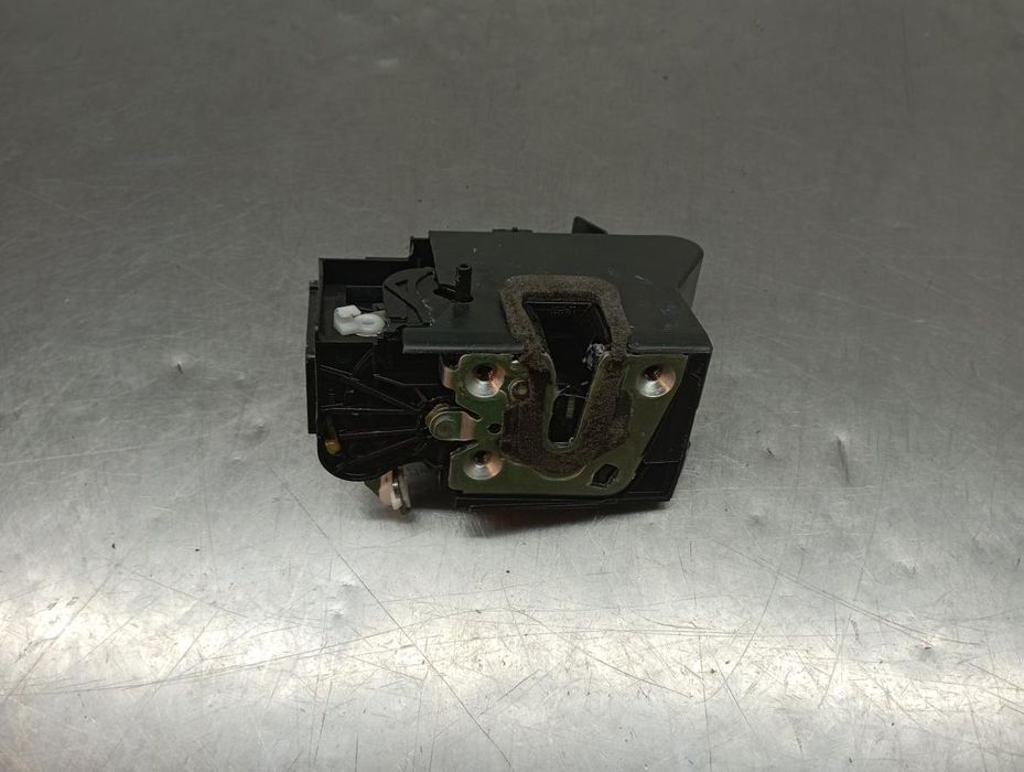 Fechadura / fecho porta trás direito DACIA Sandero III