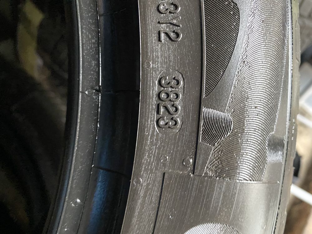 215/55 R17 Continental UltraContact NXT 23г пара шин летних.