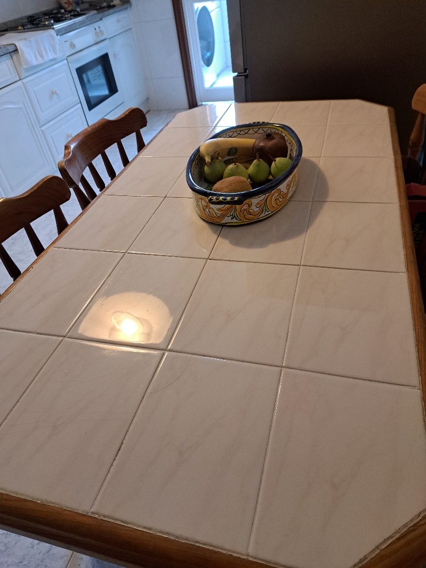 Mesa cozinha e 4 cadeiras