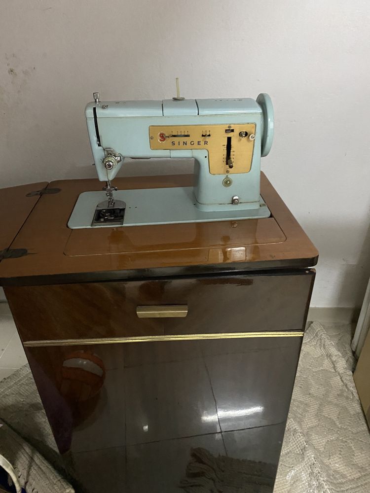 Maquina costura Singer Vintage (anos 60)