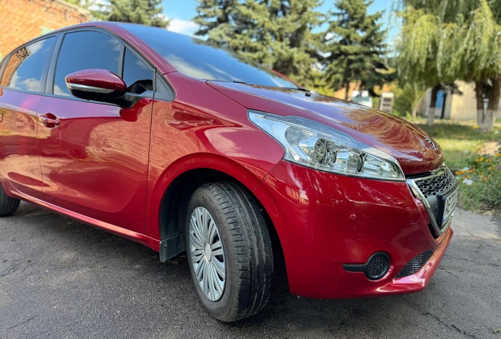 Продам Peugeot 208 2014р
