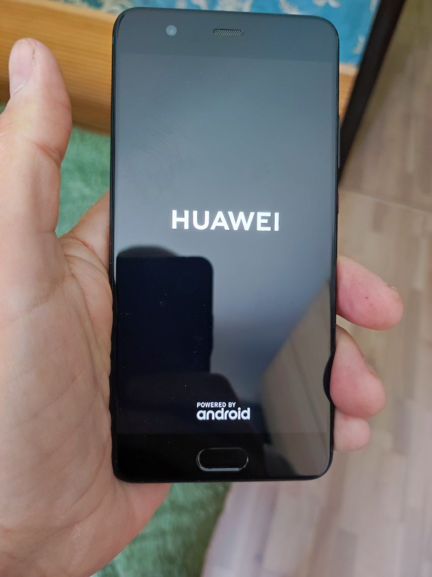 У продажу huawei p10plus 4/64