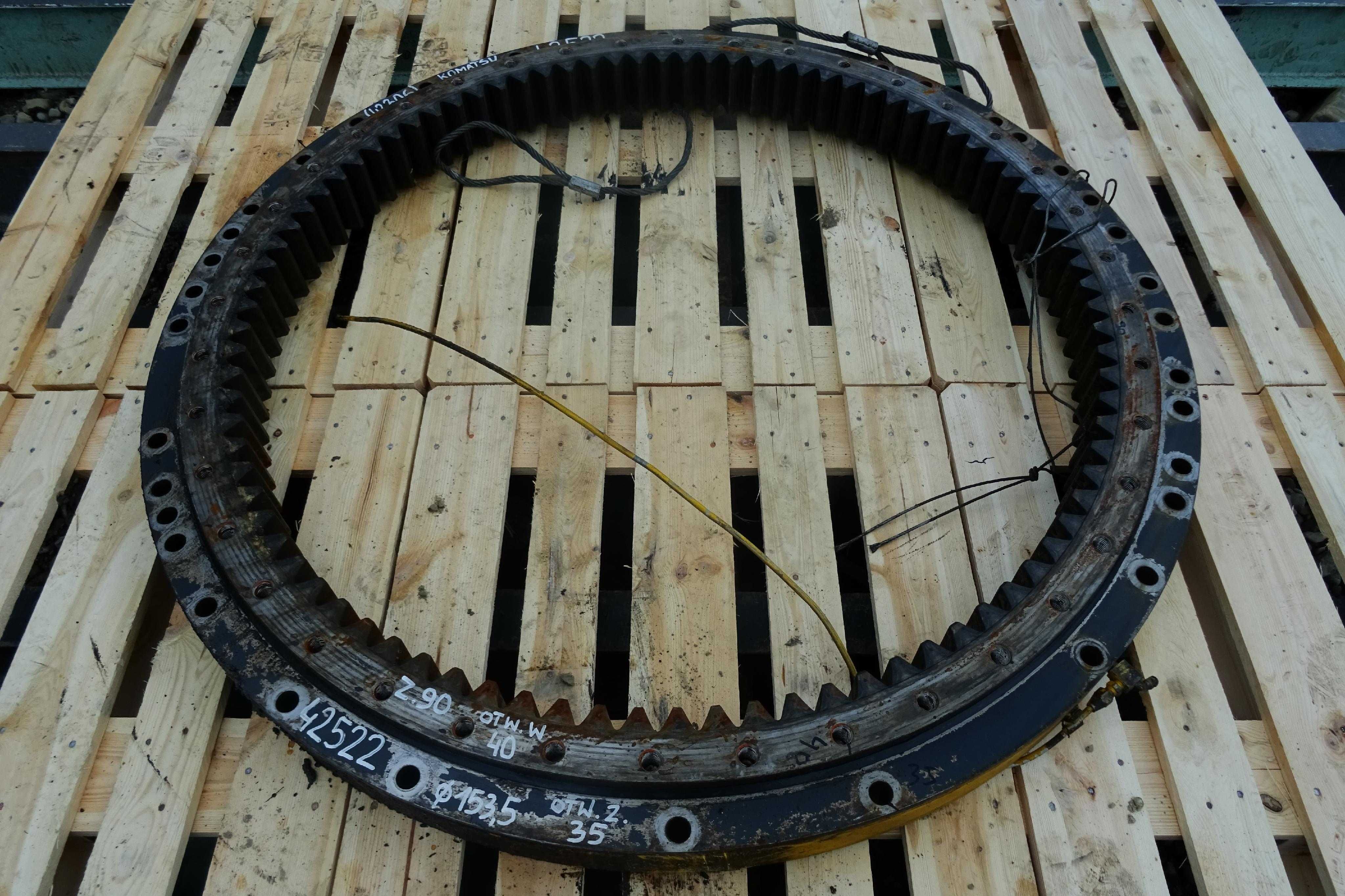 Wieniec obrotu. Łożysko obrotu do koparki Komatsu PC290-6.Slewing ring