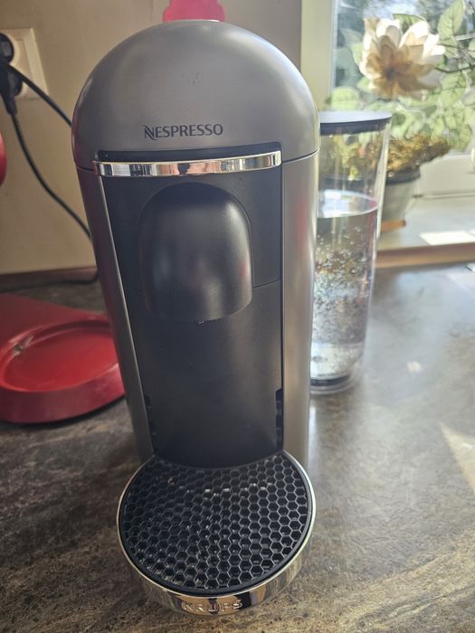 Ekspres Nespresso Vertuo Plus