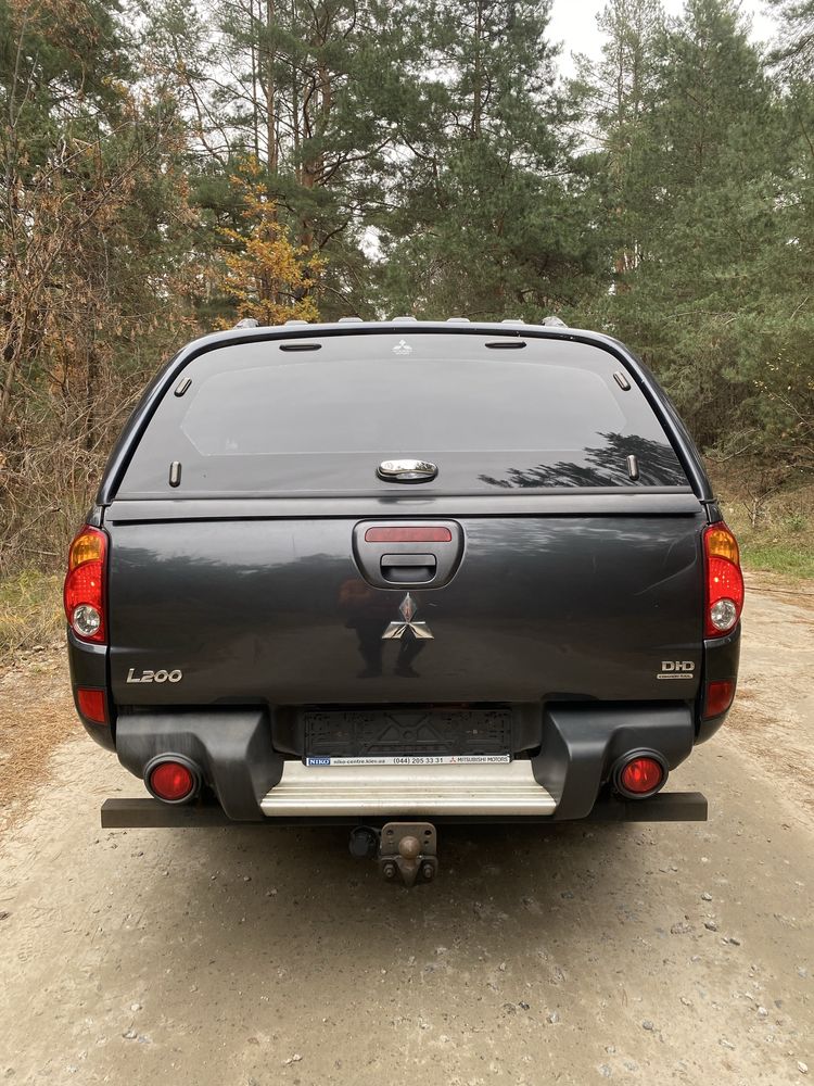 Митсубиши L200..