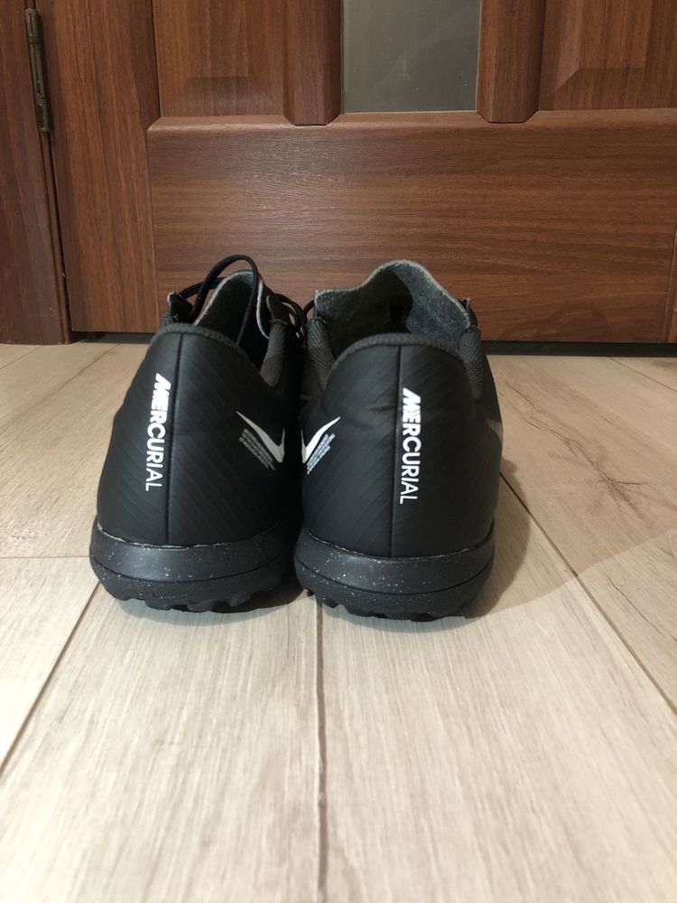 Продам бутси, сороконожки Mercurial Vapor