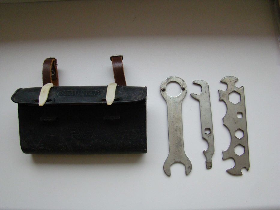 Велосумка и велоключи из СССР.