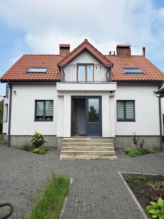 Оренда КЛАСНОГО КОМПАКТНОГО БУДИНКУ, двір, гараж, твердоп.котел, КАМІН