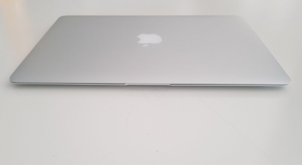 —- CIENKI I LEKKI —- Laptop Apple Macbook Air 13 i5 SSD PIĘKNY!!