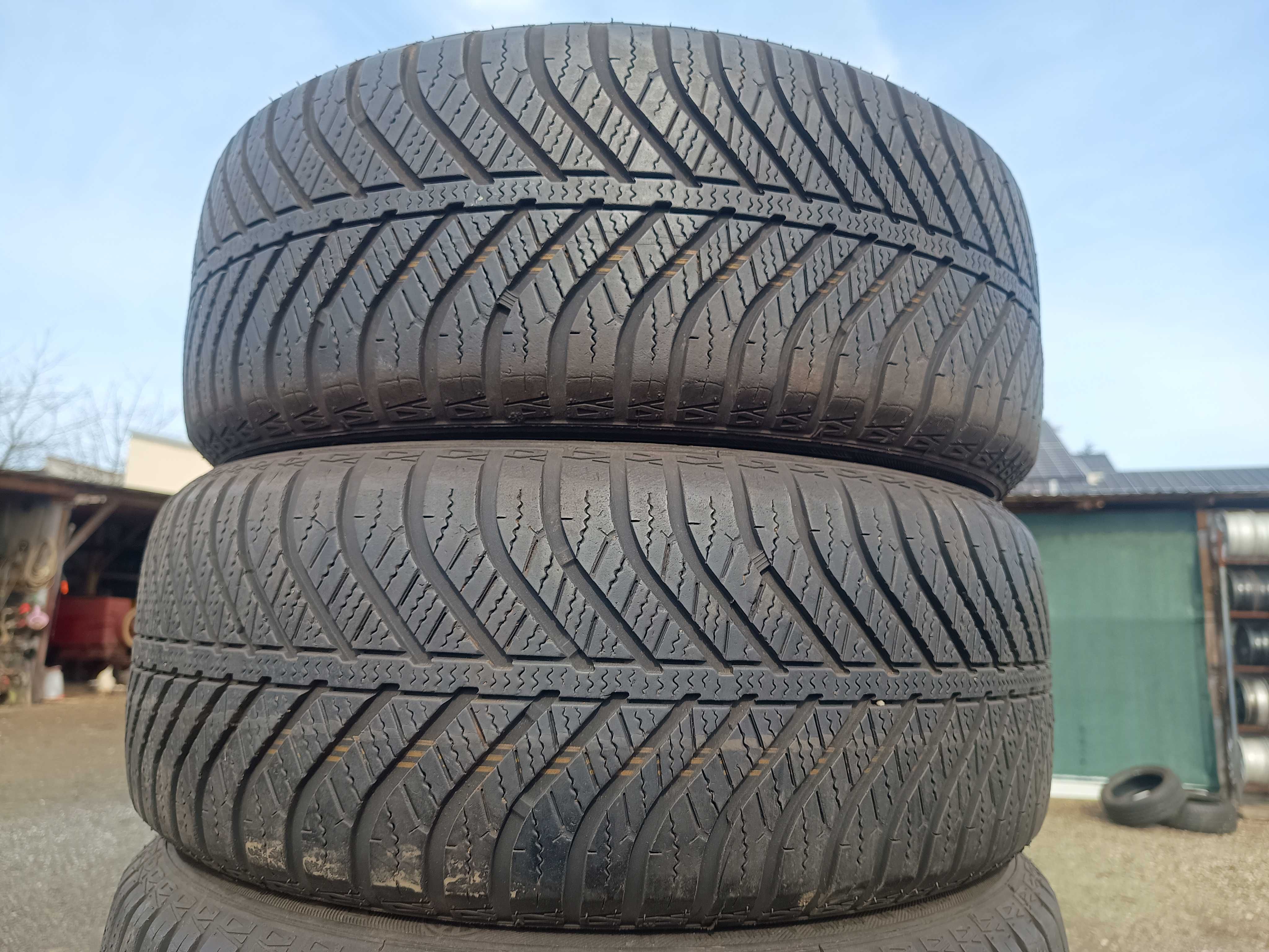 Opony całoroczne Goodyear 195/55R15