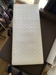 Materac JYSK Dreamzone Standard 100 o wymiarach 90x200 cm