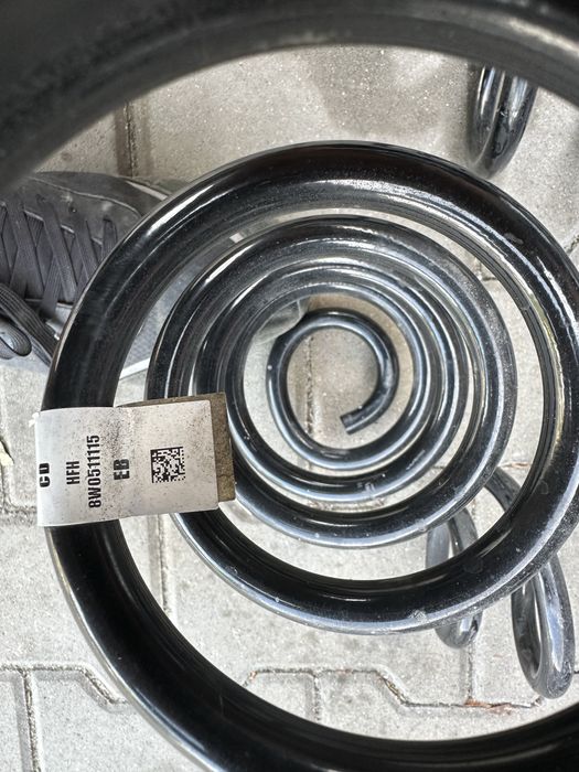 Sprezyny audi a4 b9 komplet  oryginal jak nowe