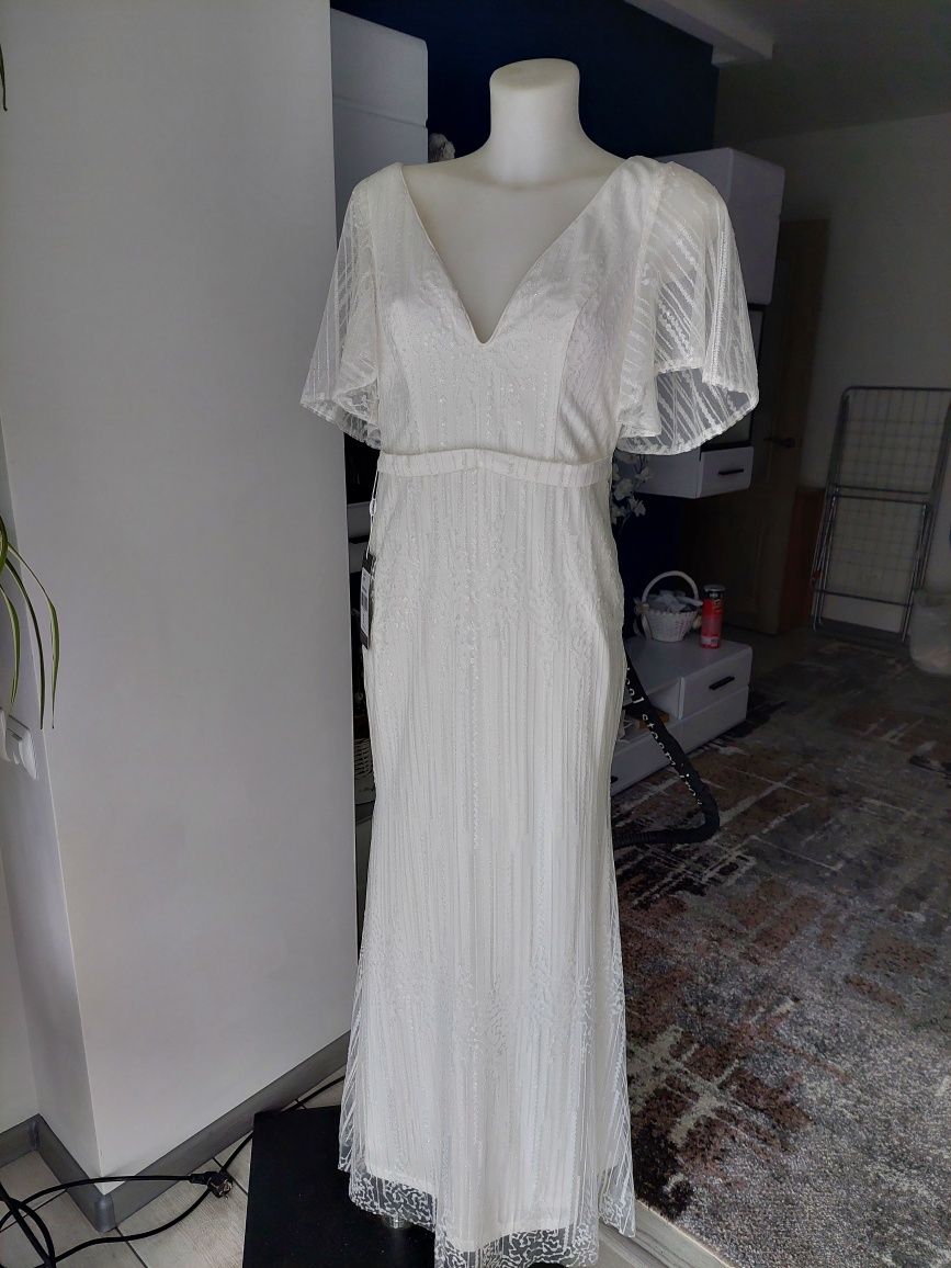 Біла нова сукня, плаття