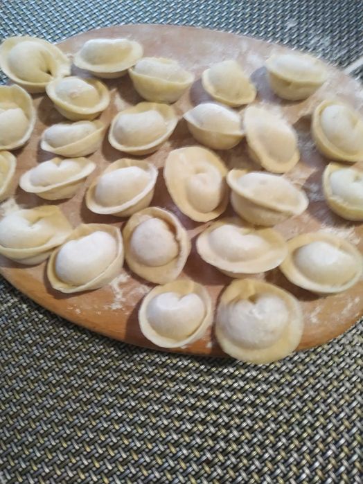 Пельмені, вареники, млинці, чебуреки, та торти і бенто торти