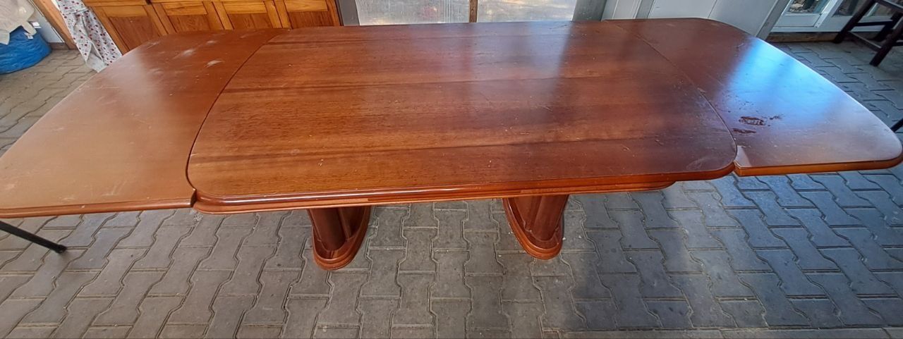 Mesa de jantar usada
