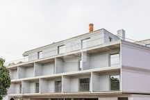 Apartamento T2 ao Hospital S. João com varandas e garagem
